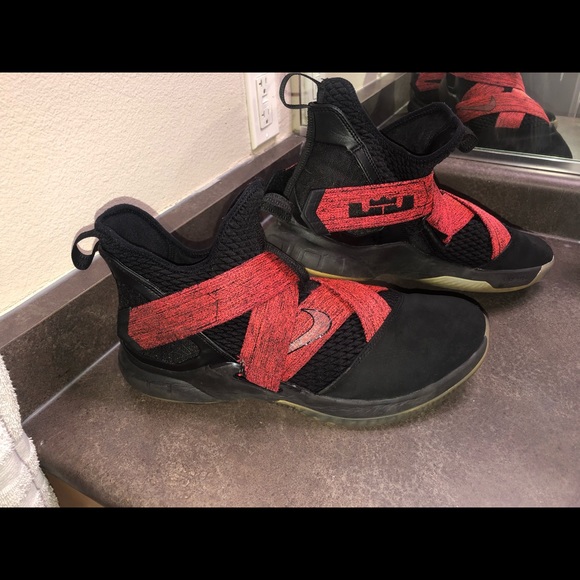 Men’s size 13 Nike’s - Picture 4 of 5